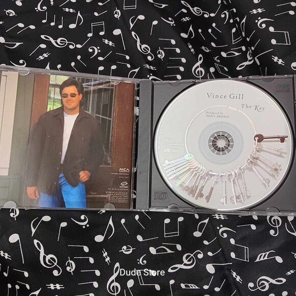 Vince Gill - The Key - 13 Songs - 1998 CD - Picture 2 of 4